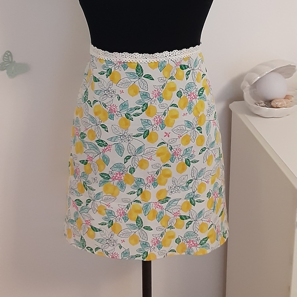 Lemon Aprons - Picture 2 of 2